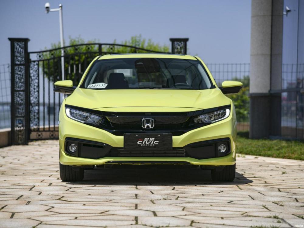 241马力加9at的黑标溜背中级车,16万你还买思域吗?