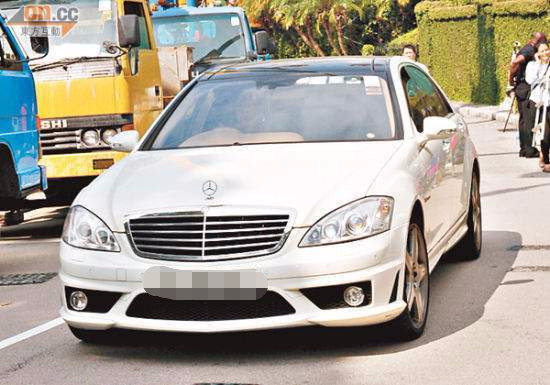 郭晶晶也开始炫富 低调晒豪车 网友看后却竖起大拇指