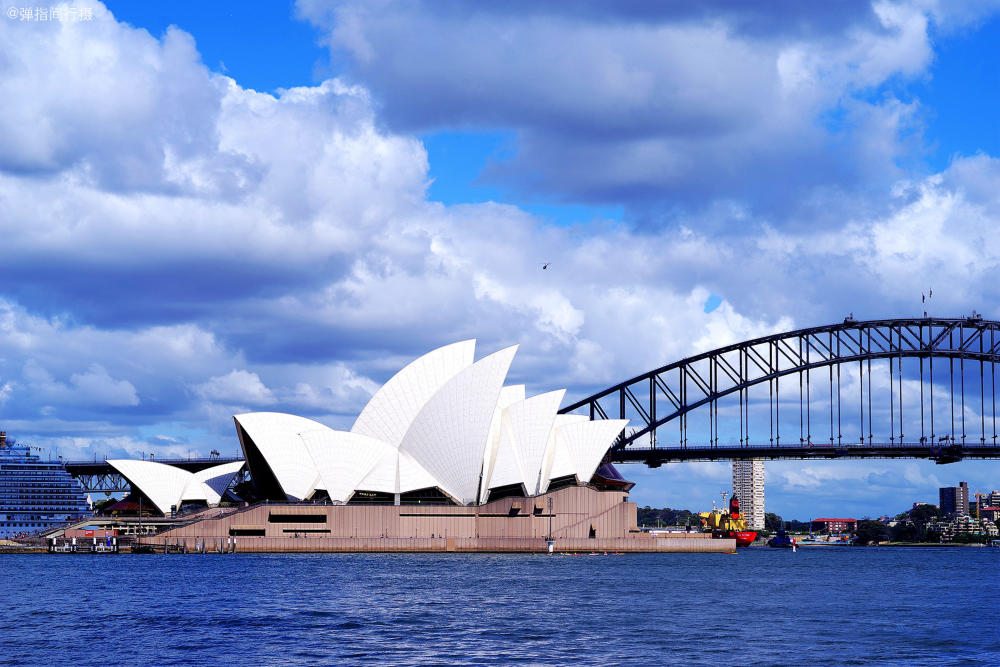 南半球最大城市,这对著名的建筑cp,是该国最耀眼的旅游地标