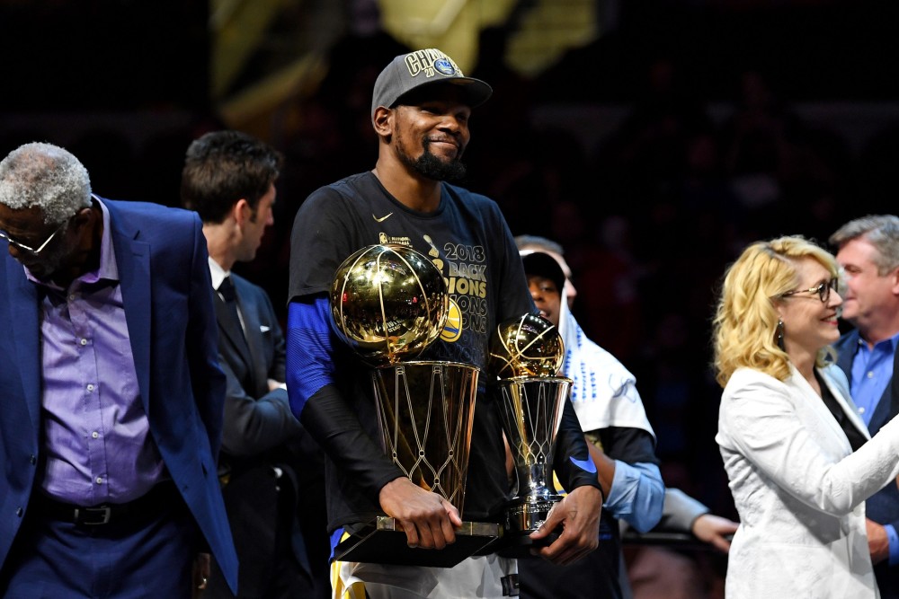 如果面临丢冠危险杜兰特是否该带伤复出博取荣耀