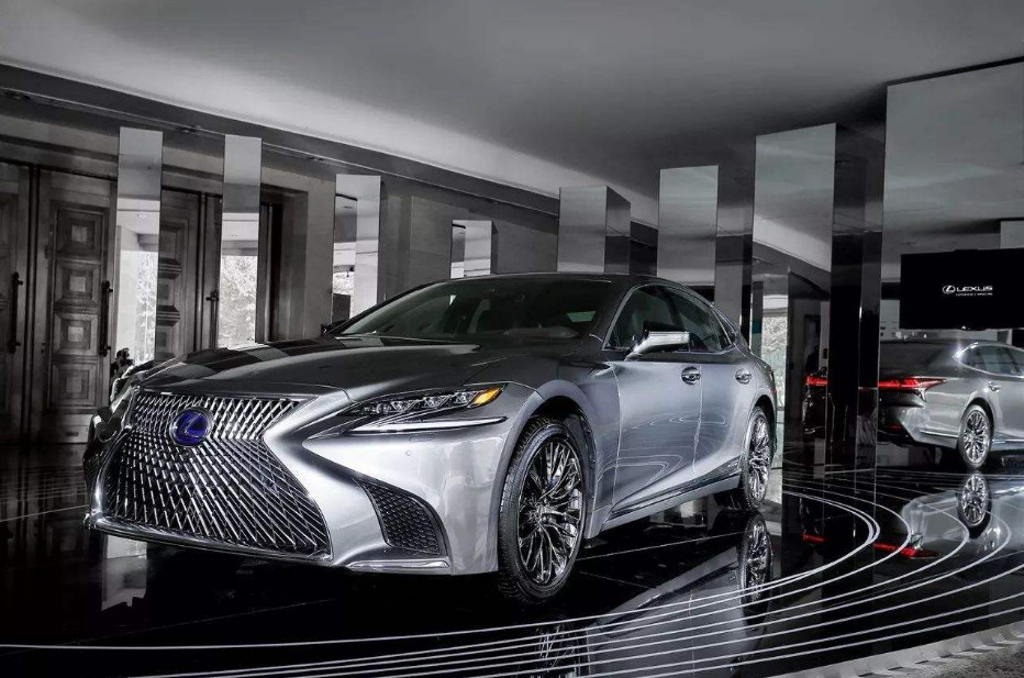 被誉为"东方旗舰"轿车,档次堪比宝马7系,破百仅需5.4s