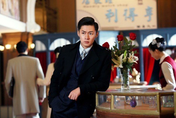 刘芊含,陈伟栋,何云龙等联合主演的电视剧《热血芳华》在江苏城市频道