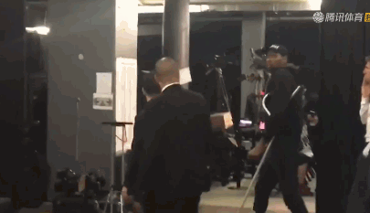 水花合取57分勇士胜猛龙扳成2-3 杜兰特只打11分钟再伤退