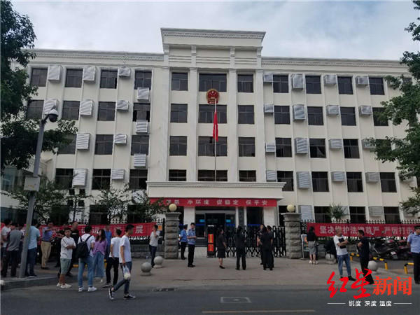 直击20年后学生打老师案庭审：向被打老师及其家属诚恳道歉