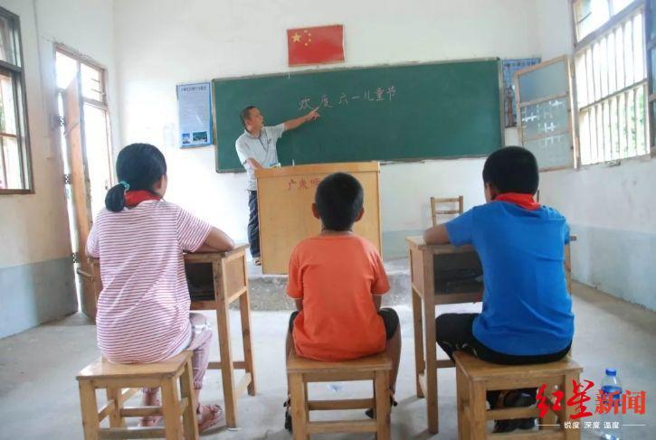 3个孩子成事实孤儿，为他们“定制”一个学校，配2名教师