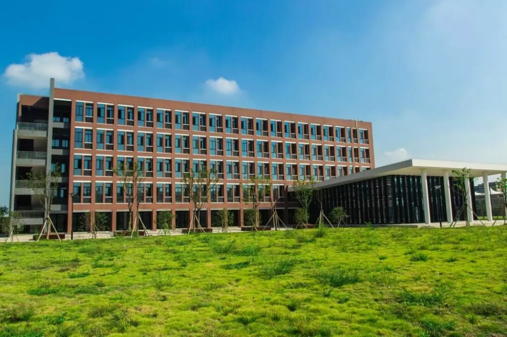 宁波工程学院招办主任携学长学姐为你加油啦