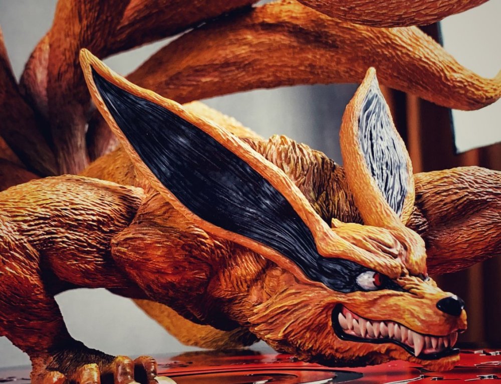 小伙秀九尾霸气手办,每根毛发都清晰可见,看到牙齿吓退三步