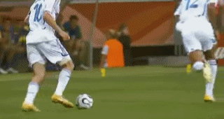 足坛第三代准球王齐达内!47岁已经通透天命 绝唱征服世界