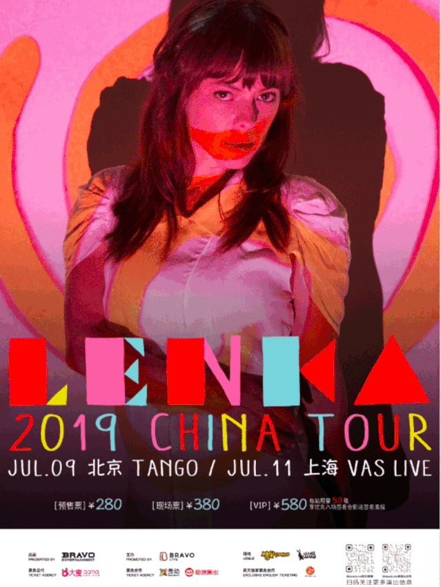 她的代表作trouble is a friend>,  the show>, lucky>,blue skies>