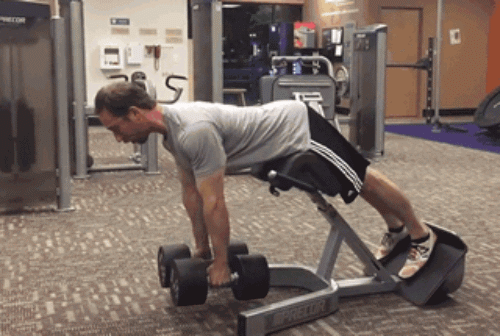 罗马椅正确使用姿势,锻炼我们腰背部很给力