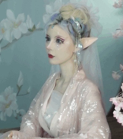 迪丽拉为何一直穿芭比服?看到她罕见"汉服照"后,网友:懂了!