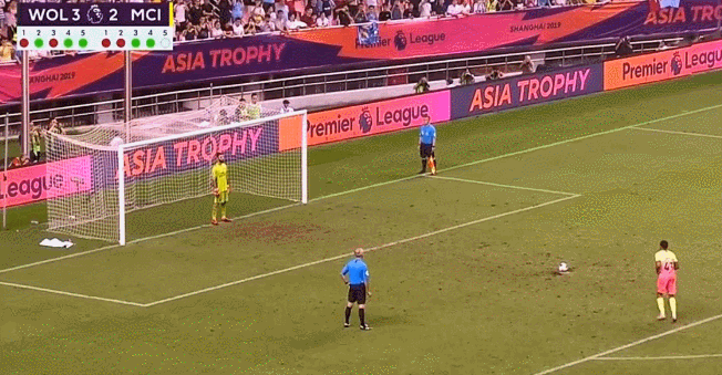 技术统计比赛名单曼城:1号布拉沃;3号达尼洛,5号斯通斯(462号沃克)