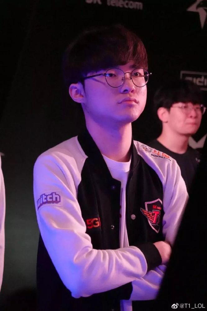 灵魂画手faker再度出山,lck晒选手手绘图案