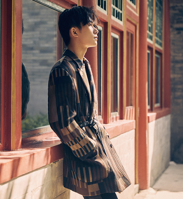 易烊千玺更新ins,5个符号看懵网友,粉丝:大佬的心思你别猜