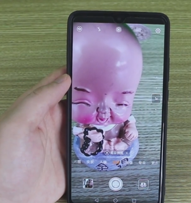 微信拍照时打开这个功能可拍出高清美颜照片