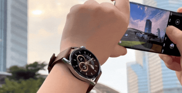 找来人实验,左手同时戴上apple watch s8,华为gt4,赛尔兰斯watch 7pro