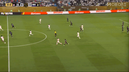 半场：皇马2-0萨尔茨堡红牛，维尼修斯传射，巴尔韦德建功