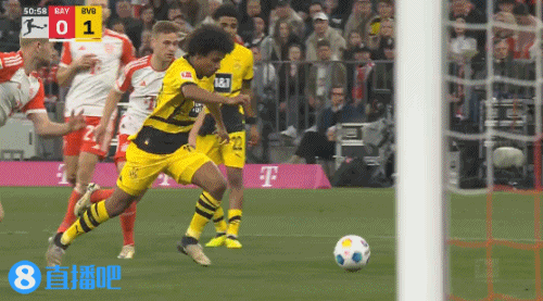 名场面德里赫特飞铲封堵阿德耶米射门