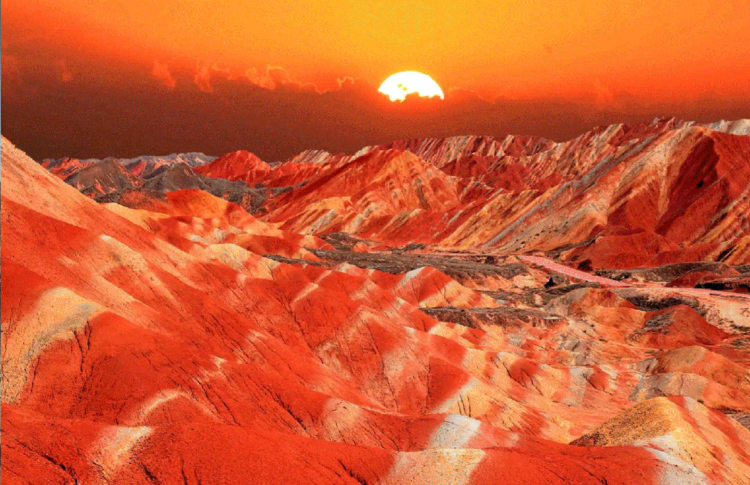 新疆伊犁or大漠敦煌?有出行计划的小伙伴,赶紧抓住机会上车啦!