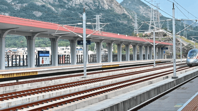 通过福清西站,福厦高铁首趟列车发车!