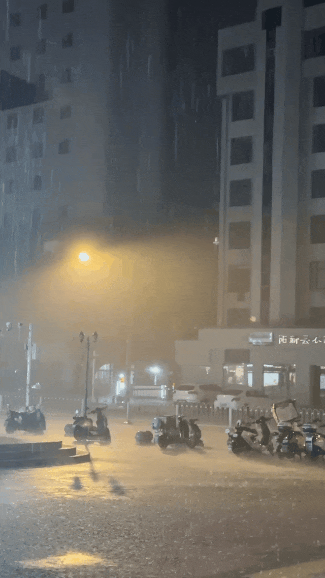 武汉电闪雷鸣,暴雨来了!最猛烈时段就在
