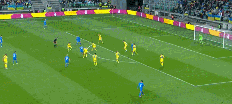 科抽射稍稍偏出双方球员入场,比赛马上开始2024 欧洲杯预选赛第84分钟