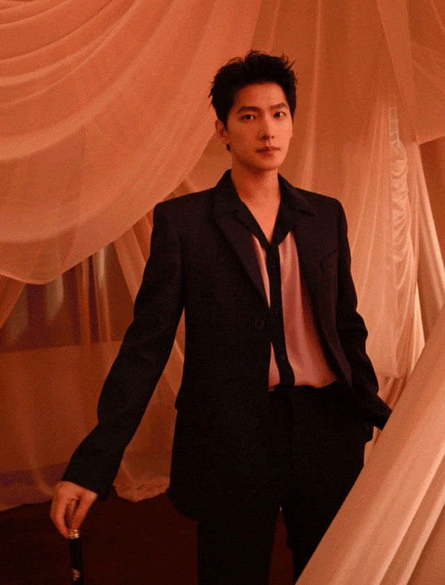 早,vogue|小长假后,与杨洋一同翻开梦境新篇章