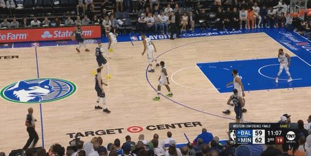 无解!东欧二人合砍63分12助10板!华子,你太狂了!