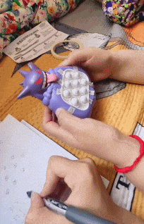 被骂幼稚,溢价十倍也要抢,年轻人争相用它宴请童年的自己