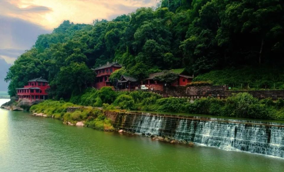 50元/人优惠票:25元/人·咨询电话东风堰千佛岩景区五一就来东风堰