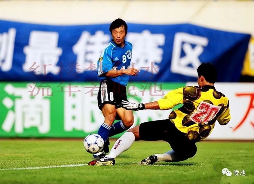 孙博伟,范育红,李玮峰等多位名将,赛季初加盟大连后转投深圳的前锋艾