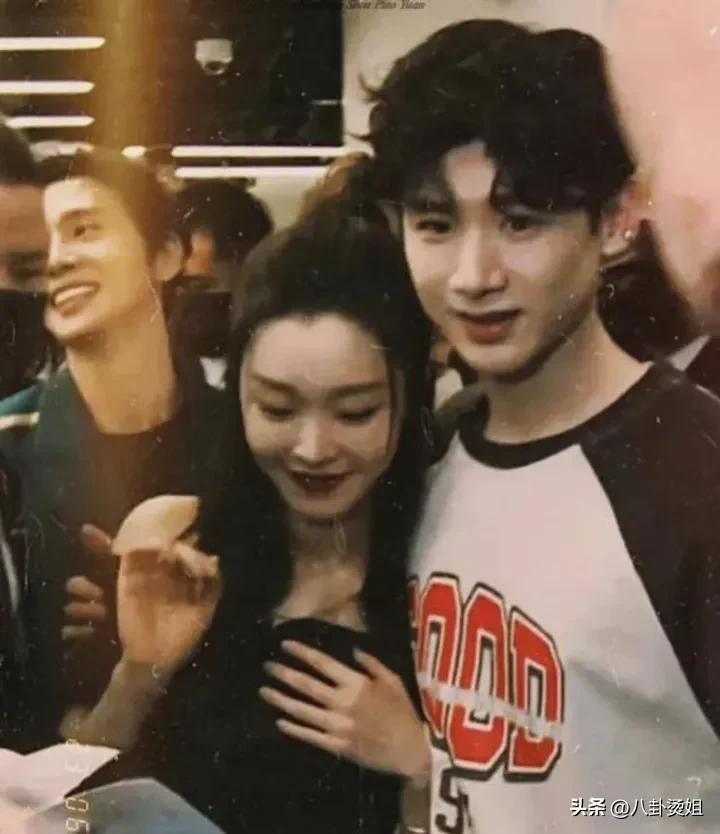 白敬亭被曝背刺宋轶?情人节这天人情冷暖暴露无遗