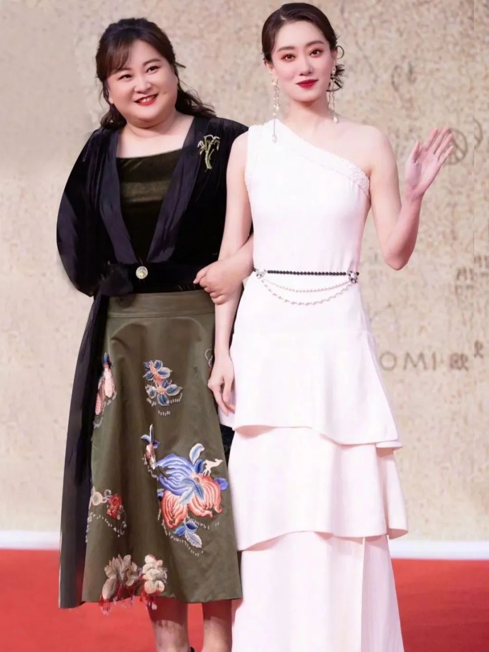 张小斐看贾玲的眼神,"变味了"!