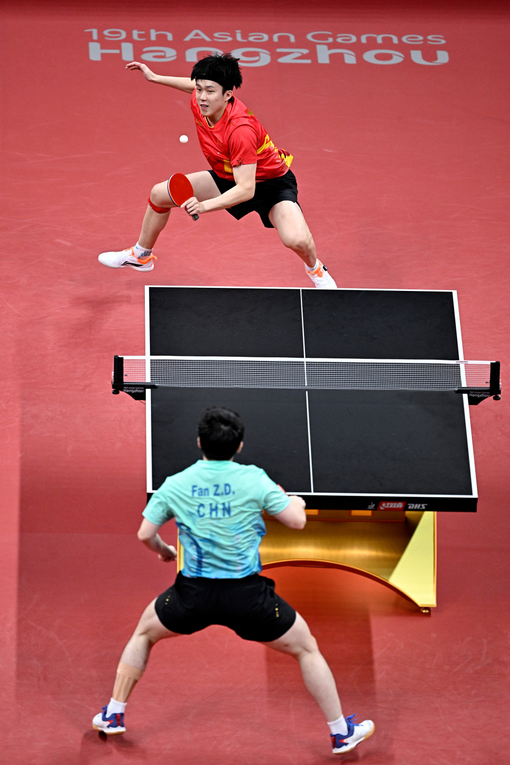 乒乓球王楚钦夺得男子单打金牌