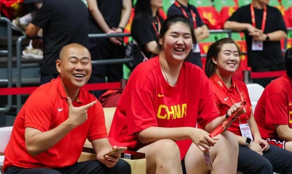 中国女篮小组赛对手解析，宫鲁鸣谈亚洲杯目标，潘臻琦会被裁掉吗