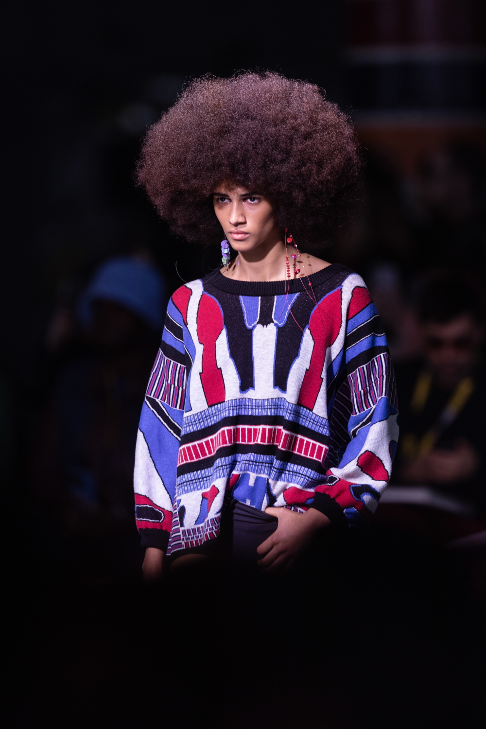 的葡萄牙时装秀上展示设计师苏珊娜·贝当古设计的2023秋冬新款服装