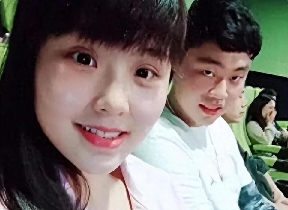 李月汝前男友怒了发文怒怼你若闲得蛋痛就去多做些积德的事