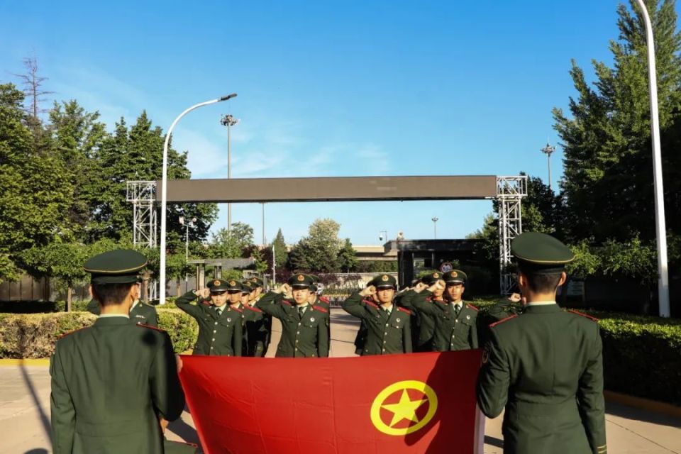 武警北京总队官兵以多种形式庆祝五四青年节