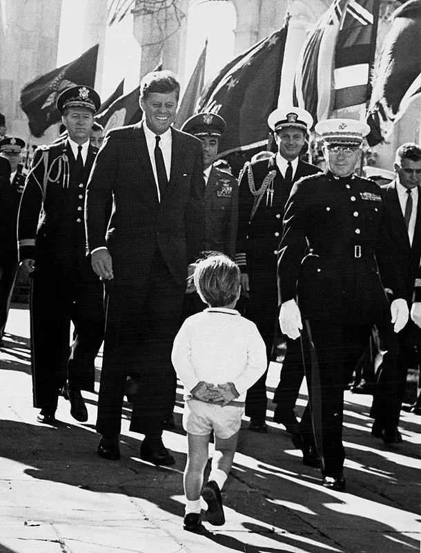 英年早逝的"美国王子"肯尼迪二世与妻子的传记剧,未播先红!