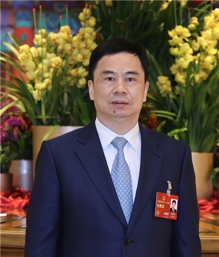 全国人大代表湖北省宜昌市市长马泽江建设青年之城打造活力宜昌