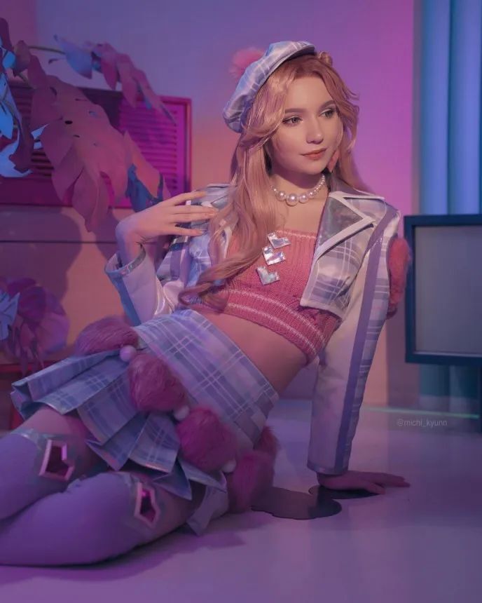 michi kyunn也是来自俄罗斯的知名coser,此前也有不少动漫和游戏角色