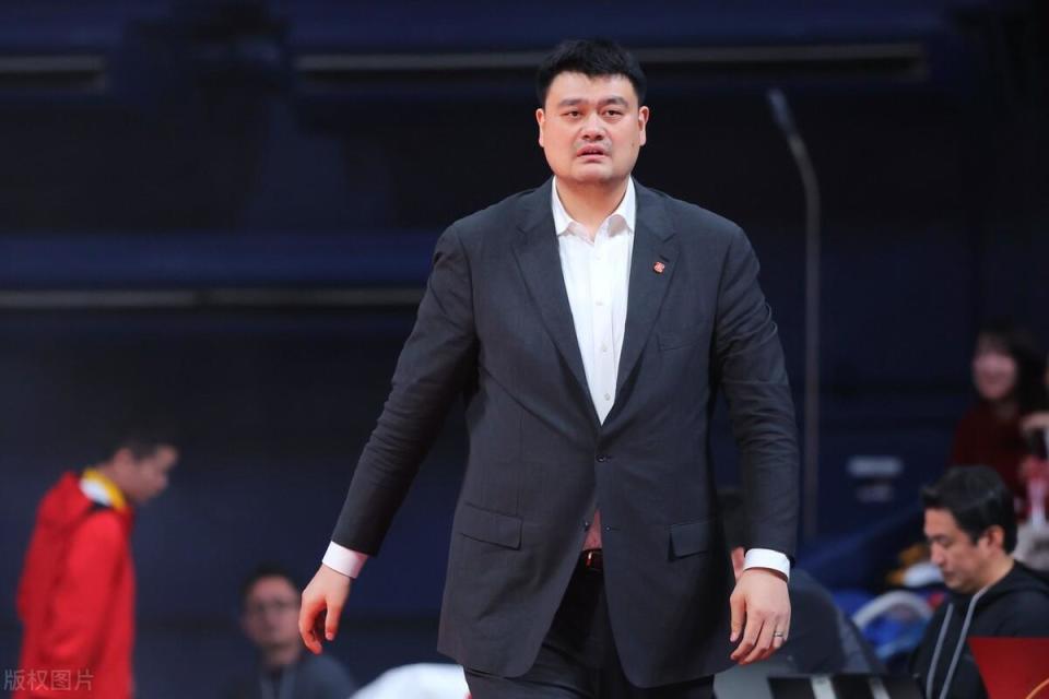 姚明谈中国男篮为何输日本韦德做客cctv5乔帅去皇马主场看球