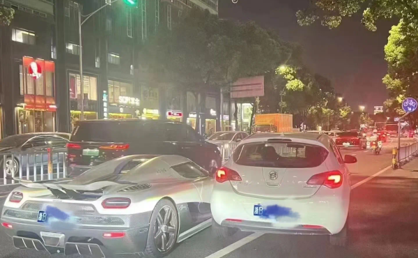 四千多萬(wàn)柯尼塞克被撞，車主：不追訴對(duì)方保額以外的賠償責(zé)任