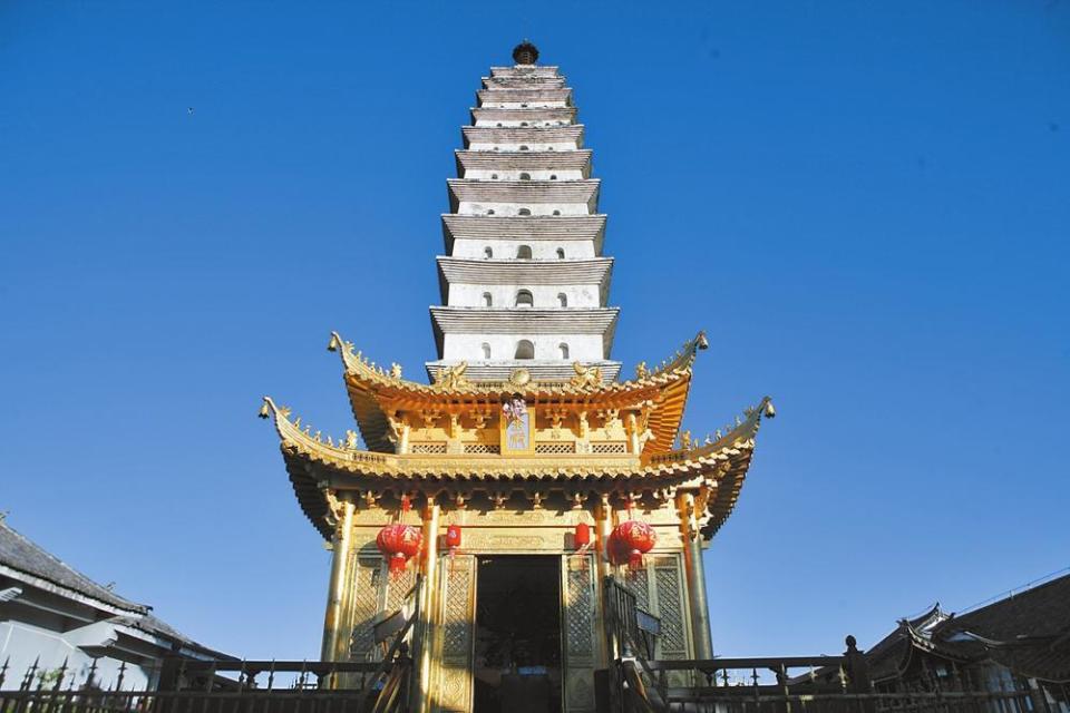 大理鸡足山楞严塔 云南日报记者 黄兴能 摄作者 刘 欣 云南省社会科学