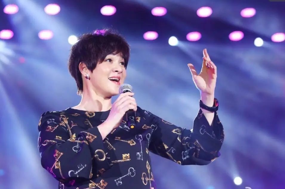 柯以敏全球巡回演唱会即将开启,门票仅出售一成,网友评论太扎心