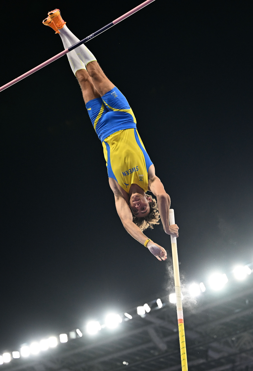 巴黎奥运会丨田径——男子撑杆跳高:杜普兰蒂斯破世界纪录夺冠