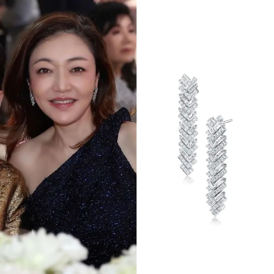58岁“泰国第一阔太”冻龄美，陪马云吃路边摊，穿衣很“老钱风”_腾讯新闻