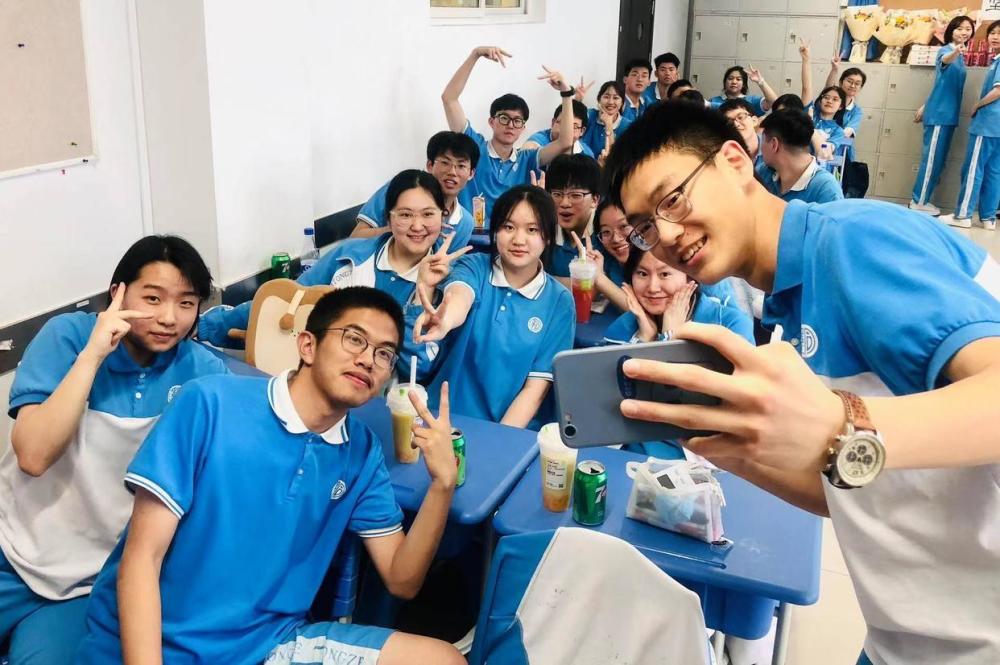 同泽高中这场高三学子离校仪式,太戳泪!_腾讯新闻