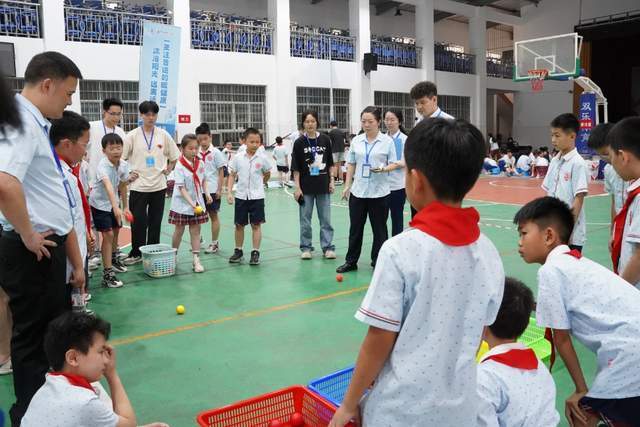 各界积极性,提高人民群众爱眼护眼意识,常德市教育局特别指导此次活动