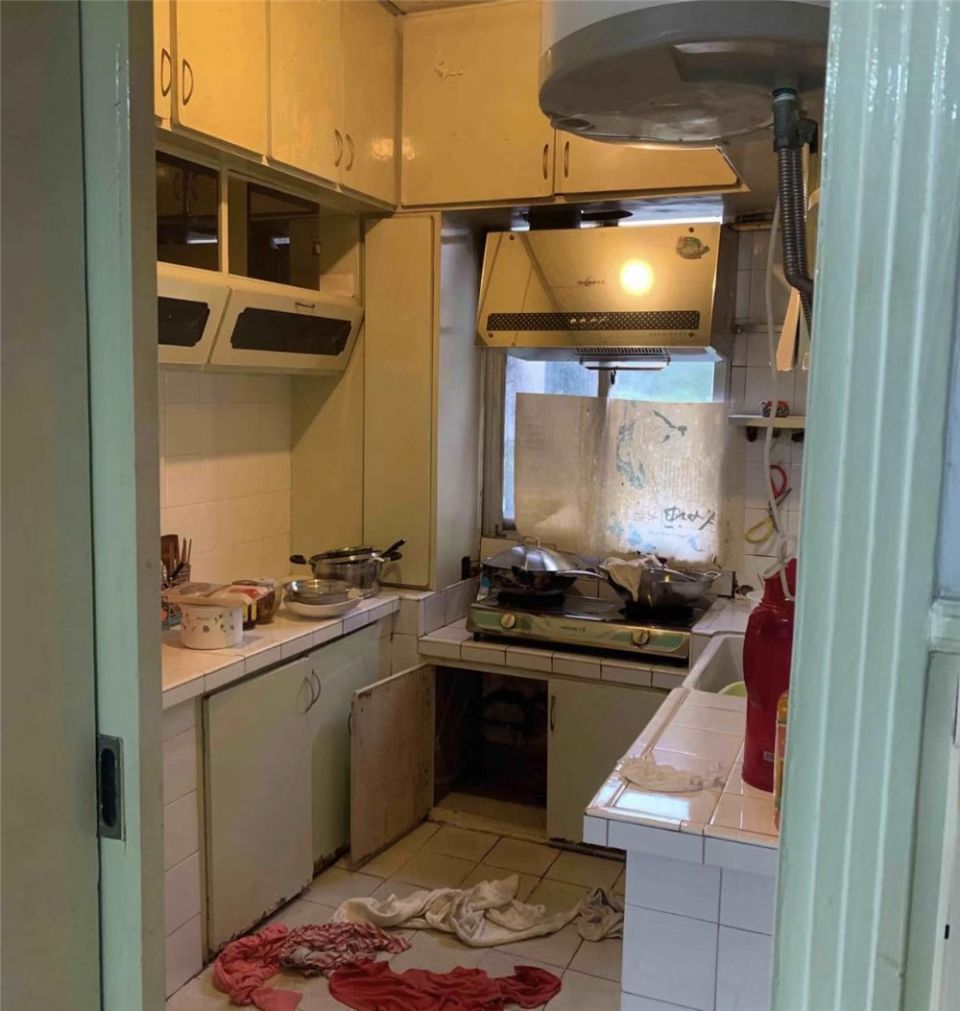 姑娘改造二手房厨卫打通隔墙将老破小厨房变开放式太显大了